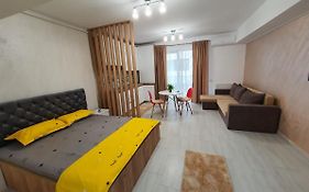 Listone' Apartment 12 Mamaia Nord